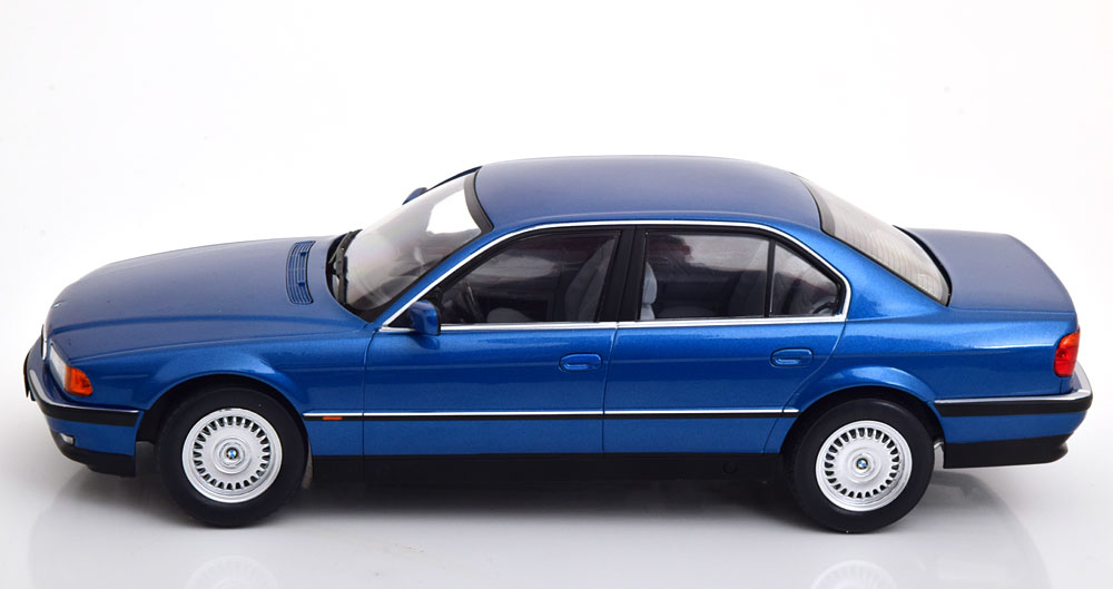 1:18 KK-Scale BMW 740i E38 1.Series 1994 bluemetallic