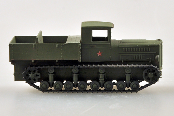 Easy Model Soviet 1/72 Komintern Artillery Tractor Finished Plastic Model #35118